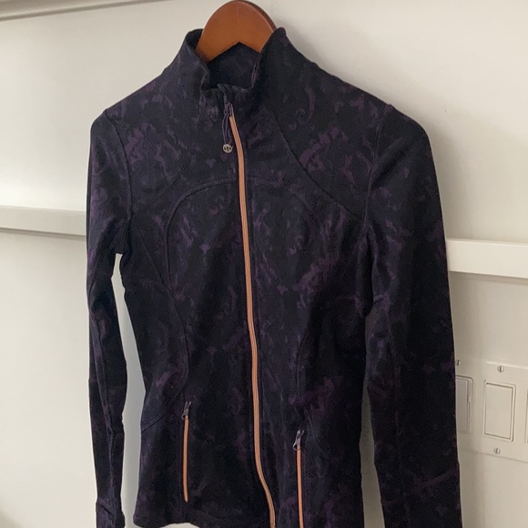 Lululemon Forme Jacket II *Textured - Picture 4 of 7